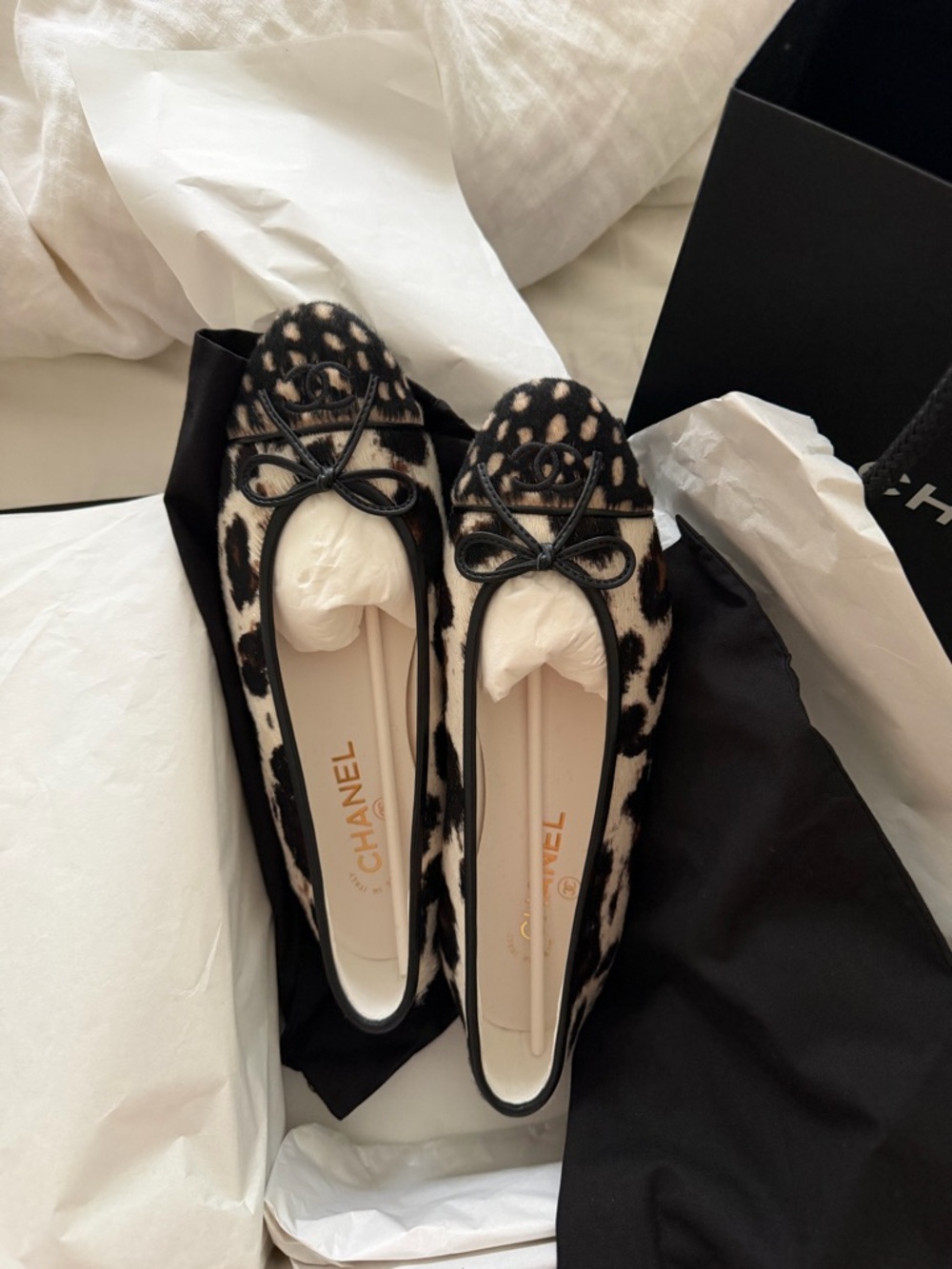 CHANEL Black and White Calf Hair Ballet Flats — SS26 Matthieu Blazy NWT 38.5